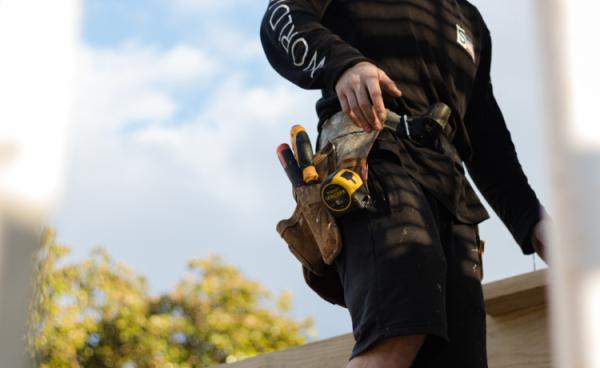 What Qualifications Should a Fireplace Installer Have?